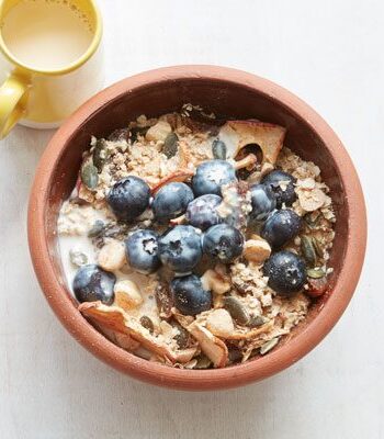 https://www.pontalo.net - Apricot & hazelnut muesli