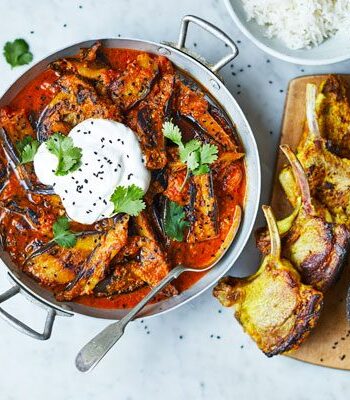 https://www.pontalo.net - Aubergine curry with lamb cutlets