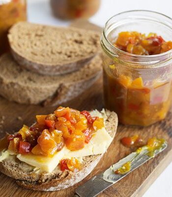 https://www.pontalo.net - Spiced peach & pepper chutney