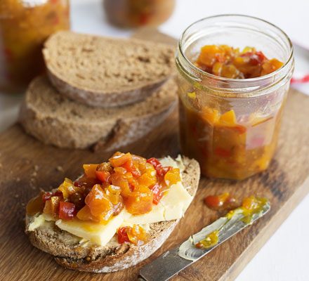 https://www.pontalo.net - Spiced peach & pepper chutney