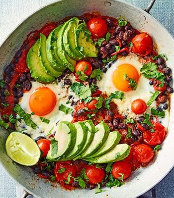 https://www.pontalo.net - Avocado & black bean eggs