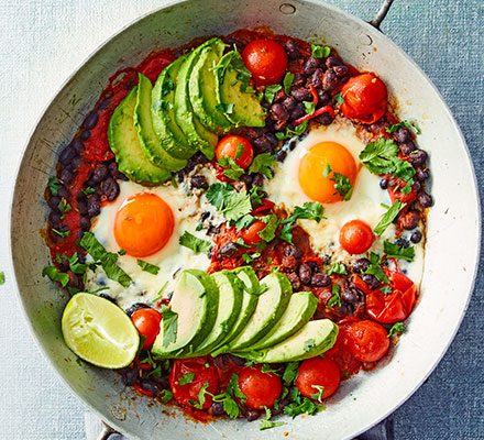 https://www.pontalo.net - Avocado & black bean eggs