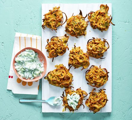 https://www.pontalo.net - Baked carrot & nigella seed bhajis with raita