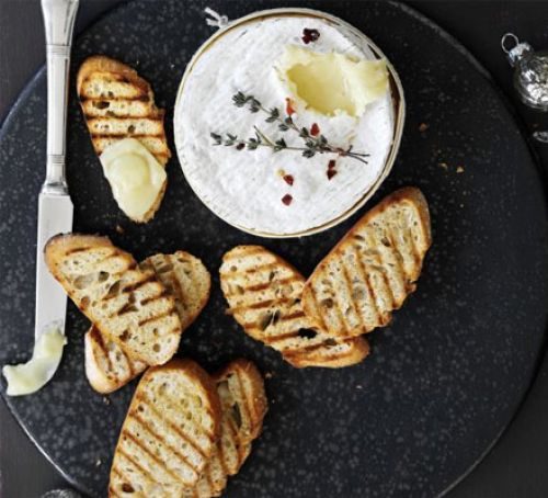 https://www.pontalo.net - Baked camembert