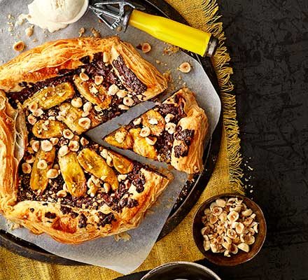 https://www.pontalo.net - Caramelised banana & chocolate galette