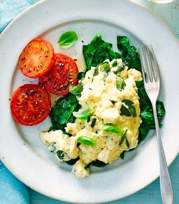 https://www.pontalo.net - Scrambled eggs with basil