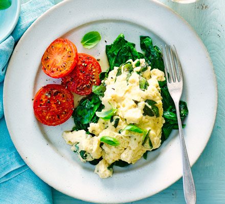 https://www.pontalo.net - Scrambled eggs with basil