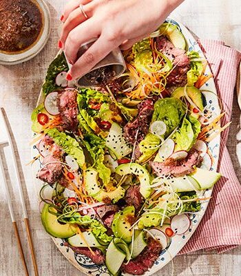 https://www.pontalo.net - BBQ rainbow beef salad