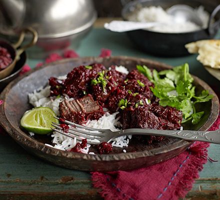 https://www.pontalo.net - Slow-cooked beetroot & beef curry (Chukandar Gosht)