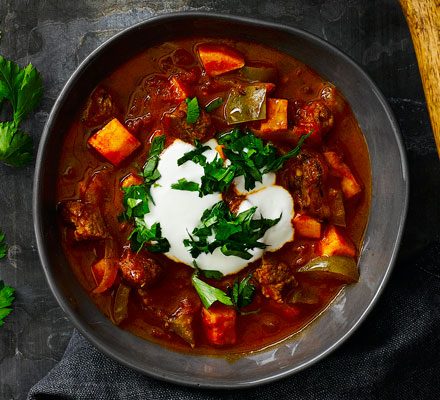 https://www.pontalo.net - Beef goulash soup