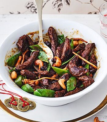 https://www.pontalo.net - Beef with mangetout & cashews