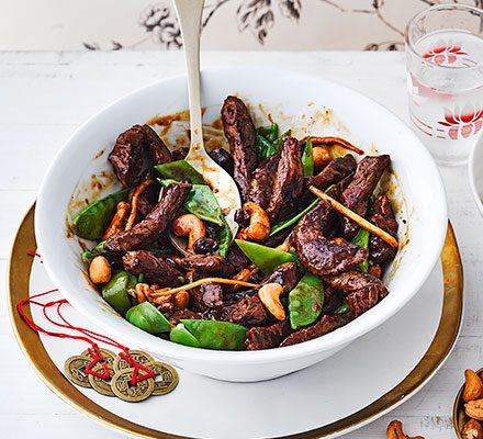 https://www.pontalo.net - Beef with mangetout & cashews