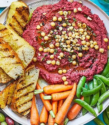 https://www.pontalo.net - Beetroot hummus party platter