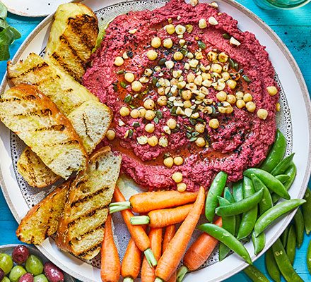 https://www.pontalo.net - Beetroot hummus party platter