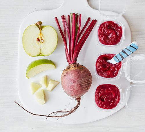 https://www.pontalo.net - Weaning recipe: Apple & beetroot purée