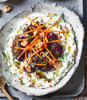 https://www.pontalo.net - Beets & carrots with cumin & haydari