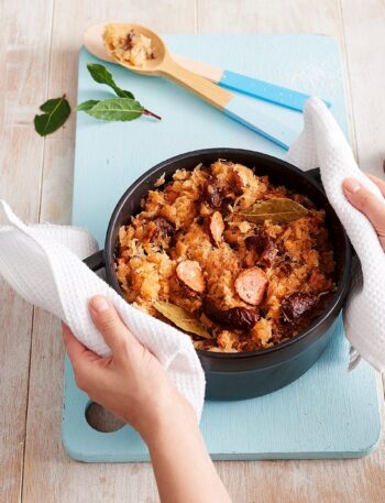 https://www.pontalo.net - Bigos (Polish hunter's stew)