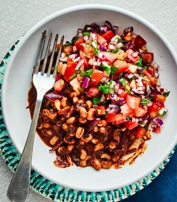 https://www.pontalo.net - Black-eyed bean mole with salsa