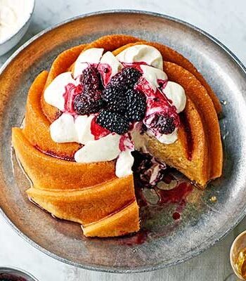 https://www.pontalo.net - Blackberry baba with spiced cream