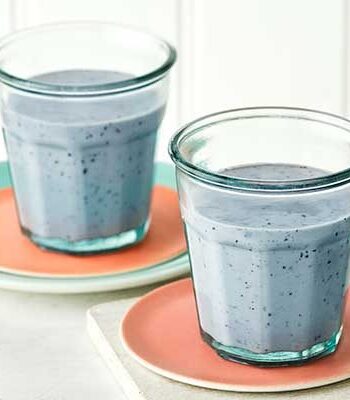 https://www.pontalo.net - Blueberry & banana power smoothie