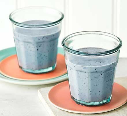 https://www.pontalo.net - Blueberry & banana power smoothie