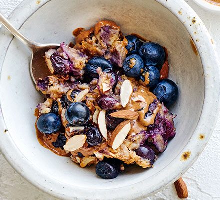 https://www.pontalo.net - Blueberry baked oats