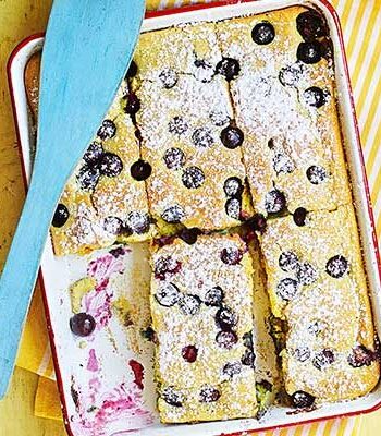 https://www.pontalo.net - Blueberry & orange traybake pancake