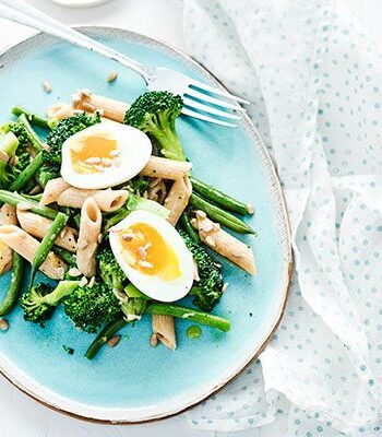 https://www.pontalo.net - Broccoli pasta salad with eggs & sunflower seeds