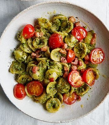 https://www.pontalo.net - Broccoli pesto & pancetta pasta