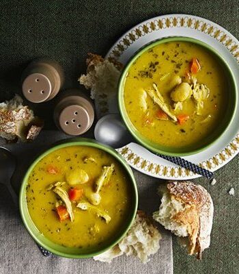 https://www.pontalo.net - Herby chicken & butter bean soup