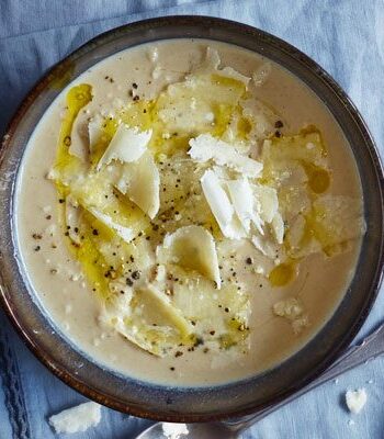 https://www.pontalo.net - Cauliflower & chestnut soup