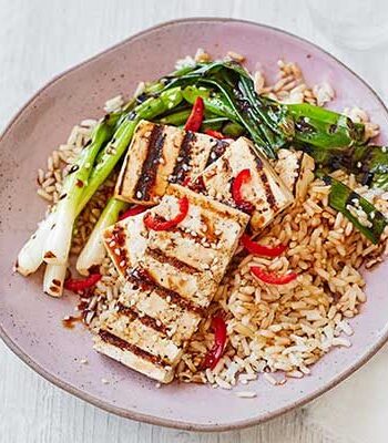 https://www.pontalo.net - Teriyaki tofu with charred spring onions