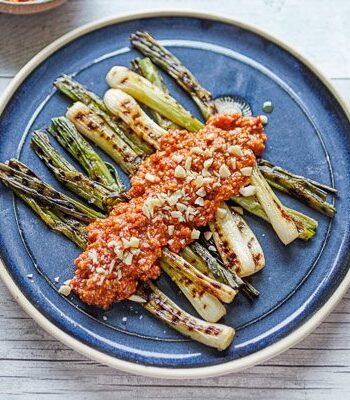 https://www.pontalo.net - Charred spring onions & romesco