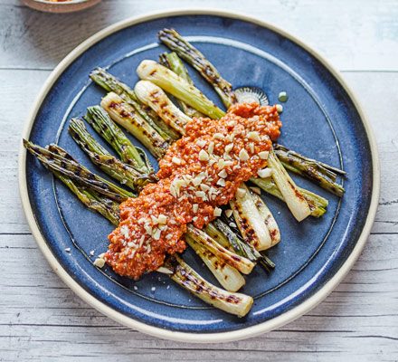 https://www.pontalo.net - Charred spring onions & romesco