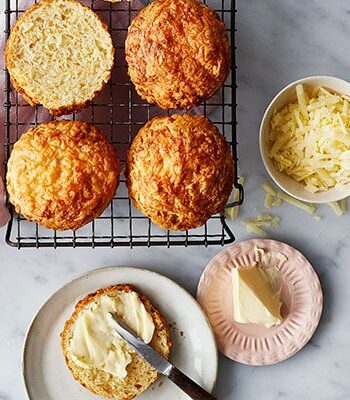 https://www.pontalo.net - Classic cheese scones