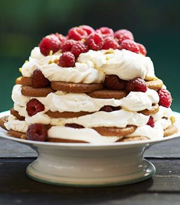 https://www.pontalo.net - Easy raspberry & ginger trifle cheesecake