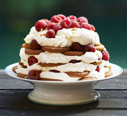 https://www.pontalo.net - Easy raspberry & ginger trifle cheesecake