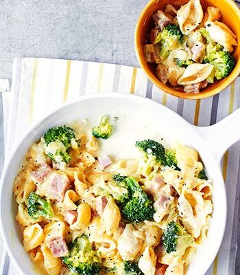 https://www.pontalo.net - Cheesy ham & broccoli pasta