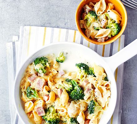 https://www.pontalo.net - Cheesy ham & broccoli pasta