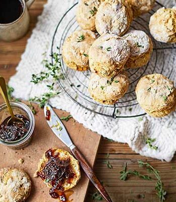 https://www.pontalo.net - ‘Cheesy’ vegan scones