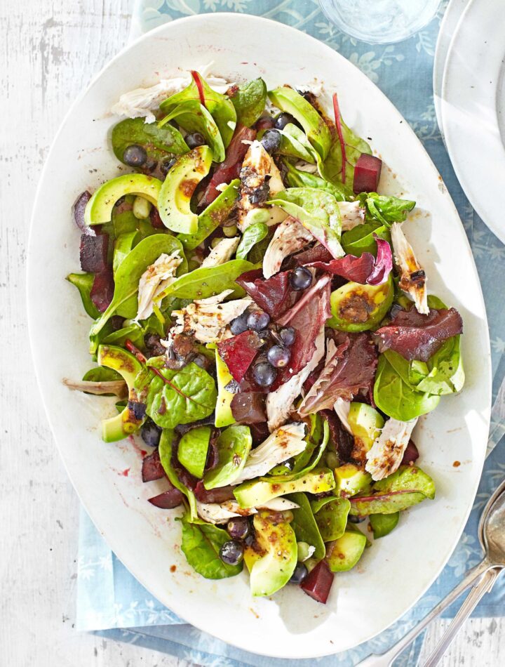 https://www.pontalo.net - Chicken & avocado salad with blueberry balsamic dressing