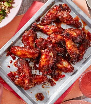 https://www.pontalo.net - Chicken wings with chilli & date caramel