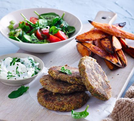 https://www.pontalo.net - Chickpea & nut burgers with sweet potato chips