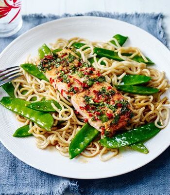 https://www.pontalo.net - Chilli salmon & teriyaki noodles