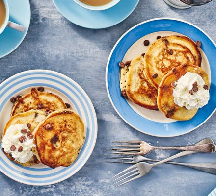 https://www.pontalo.net - Chocolate chip pancakes