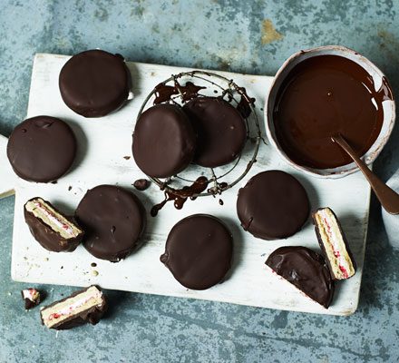 https://www.pontalo.net - Chocolate marshmallow wheels