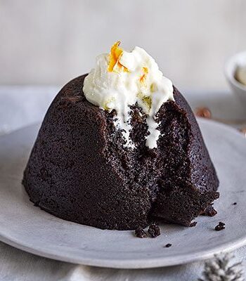 https://www.pontalo.net - Chocolate & marmalade steamed pudding with marmalade cream