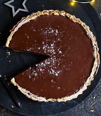 https://www.pontalo.net - Chocolate & date tart