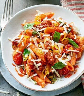 https://www.pontalo.net - Chorizo & chilli pepper pasta