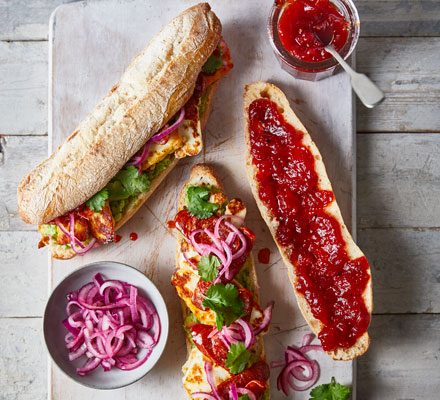 https://www.pontalo.net - Chorizo & halloumi breakfast baguette